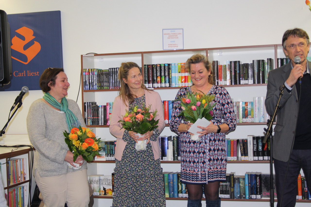 Einweihung unserer neuen Bibliothek „Carl liest“
